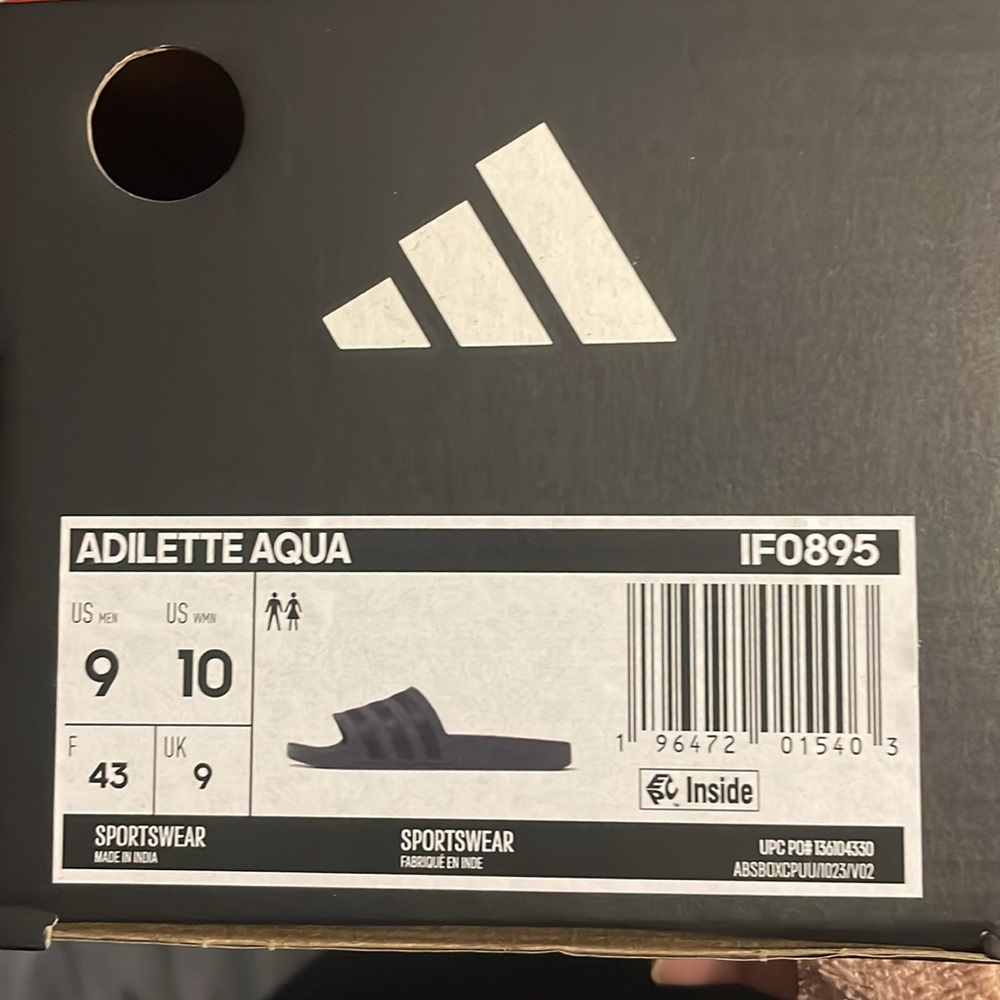 ADIDAS - Picture 2 of 4
